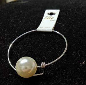 Bracelet With Giant Pearl Accent NWT